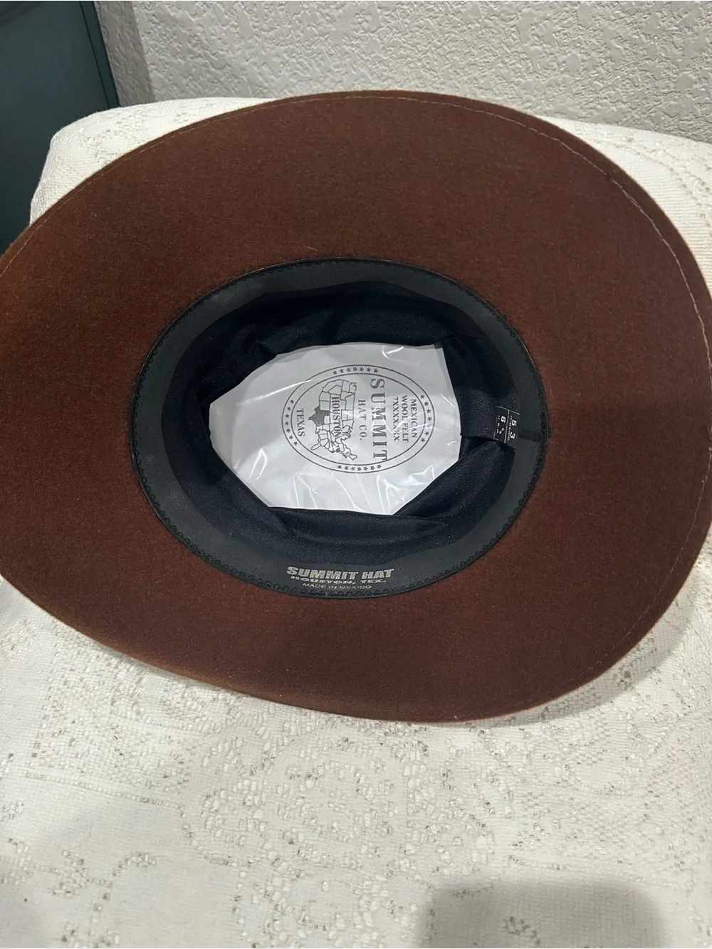 Men's Classic Brown Felt Western Hat with Silver Braided Band
